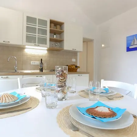 Апартаменты House Sarbun *