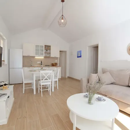 House Sarbun Апартаменты Постира