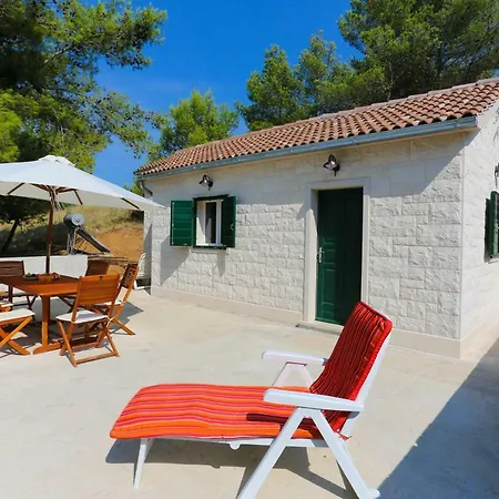 House Sarbun Постира